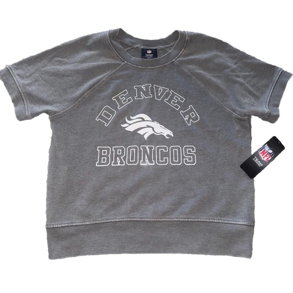 Denver Broncos NFL Juniors Size Small‎ 3/5 Boxy Cropped Gray Sweatshirt Tee NWT - Picture 1 of 4